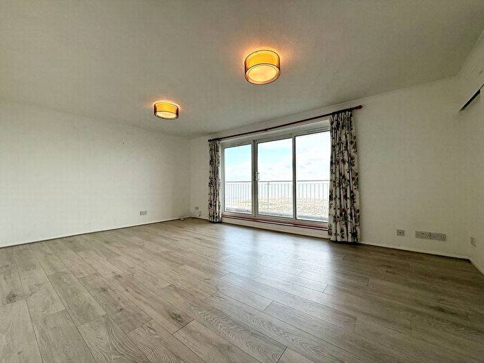 2 Bedroom Flat To Rent In The Parade, Birchington, CT7