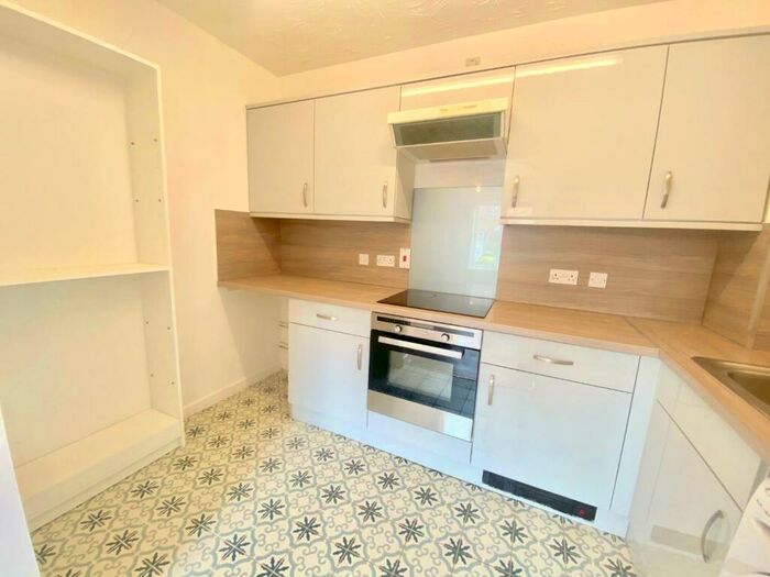 2 Bedroom Flat To Rent In Riverside Steps, St. Annes Park, Bristol, BS4