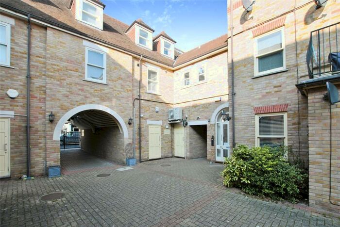 1 Bedroom Apartment To Rent In Godfrey Mews, Chelmsford, CM2