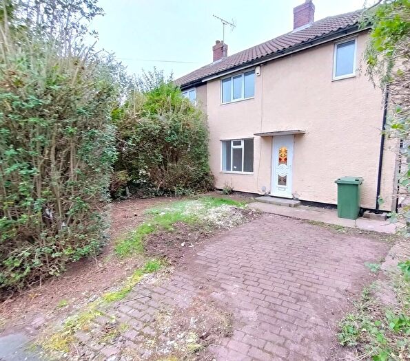 3 Bedroom Semi-Detached House To Rent In Knaton Road, Carlton-in-Lindrick, Worksop, S81