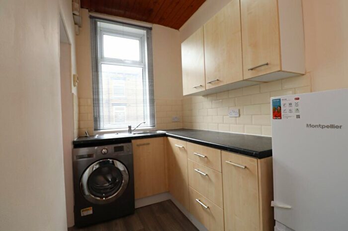 1 Bedroom House To Rent In Nunthorpe Road, Leeds, West Yorkshire, LS13