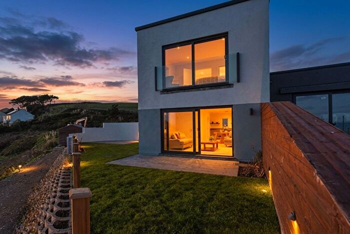 2 Bedroom End Of Terrace House For Sale In Portwrinkle, Torpoint, PL11