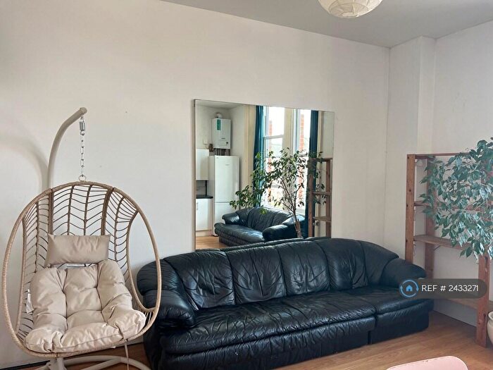 5 Bedroom Flat To Rent In The Kelly Arms, Kingston Upon Thames, KT1