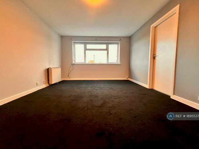 2 Bedroom Flat To Rent In Sussex Road, Haywards Heath, RH16