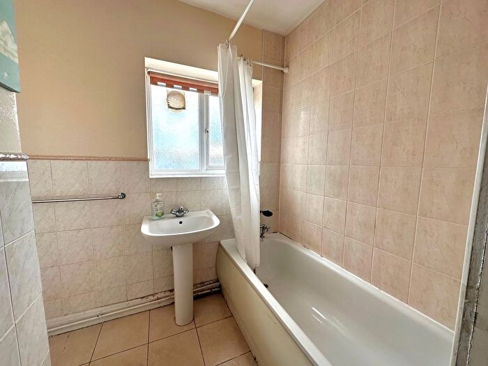 1 Bedroom Flat To Rent In Northolt Road, Harrow, HA2