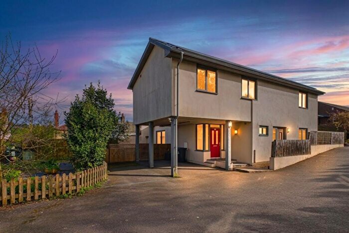 3 Bedroom Detached House For Sale In Bow, Crediton, EX17