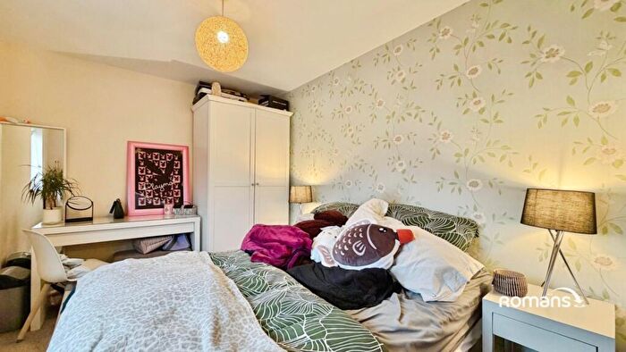 1 Bedroom Apartment For Sale In Englefield Way, Basingstoke, Hampshire, RG24