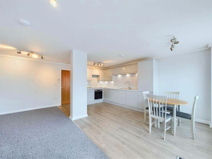 1 Bedroom Flat To Rent In Station Road, Chinnor, OX39