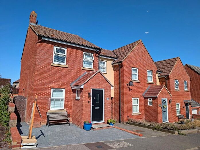 3 Bedroom Link Detached House For Sale In Clermont Avenue, Sudbury, CO10