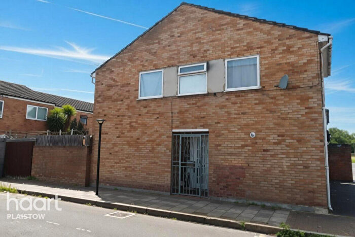 3 Bedroom Detached House For Sale In Chesterton Road Plaistow, London, E13