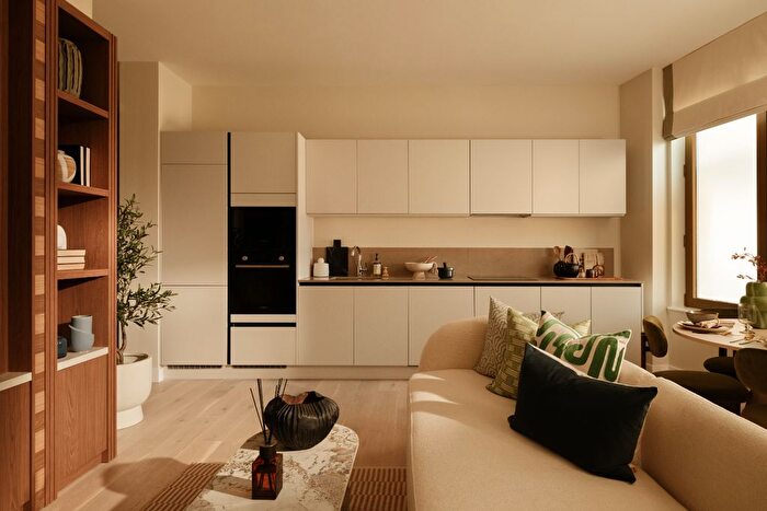 2 Bedroom Flat For Sale In The Waterside, Bromley-By-Bow, E3