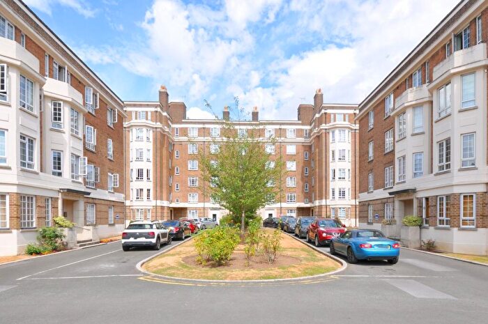 2 Bedroom Apartment To Rent In Cambray Place, Cheltenham, GL50