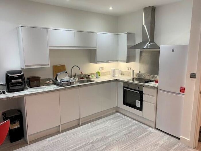 1 Bedroom Flat To Rent In Albany Road, Cardiff, CF24