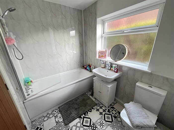 2 Bedroom Detached Bungalow For Sale In Repton Road, Hartshorne, Swadlincote, DE11