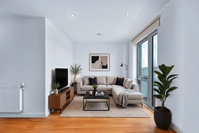 1 Bedroom Flat For Sale In Brook Road, Borehamwood, Hertfordshire, WD6
