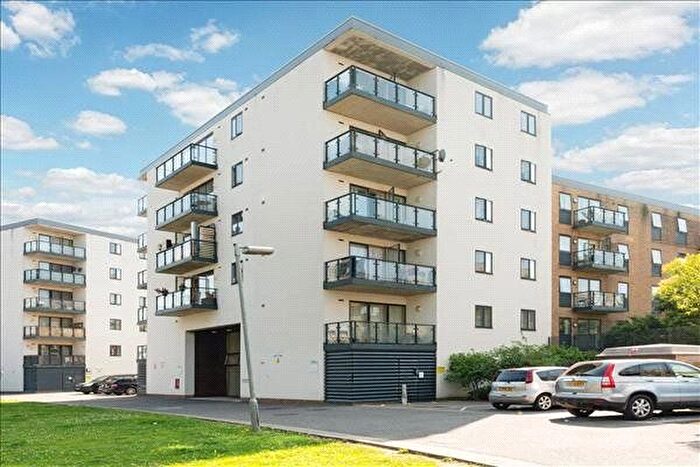 2 Bedroom Flat For Sale In Cork House, London, SW19