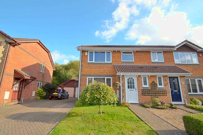 3 Bedroom Semi-Detached House To Rent In Broadstone, BH18