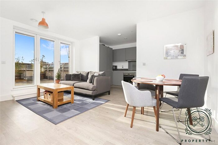 3 Bedroom Flat For Sale In Scotland Green, Tottenham, London, N17