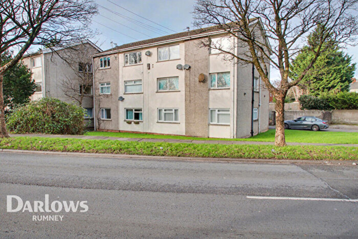 2 Bedroom Flat For Sale In New Road, Cardiff, CF3