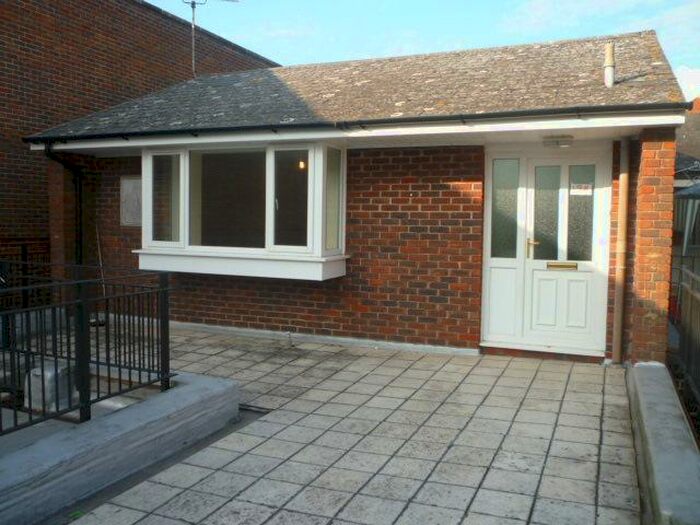 3 Bedroom Flat To Rent In South Road, Haywards Heath, RH16