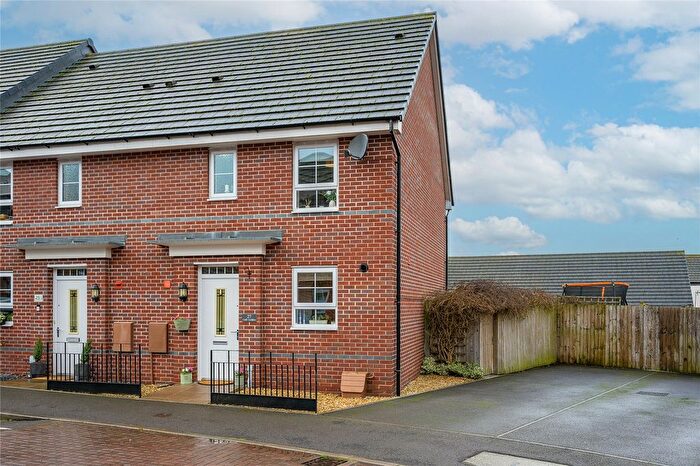 3 Bedroom End Terrace House For Sale In Croft Gardens, Wolverhampton, West Midlands, WV10
