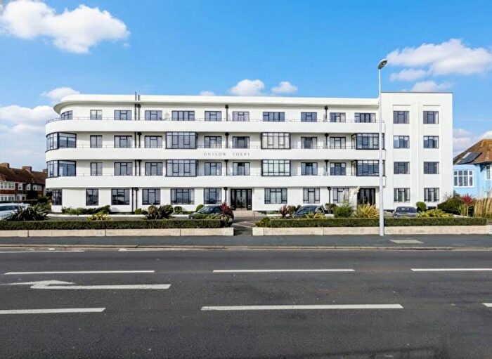 3 Bedroom Flat For Sale In Brighton Road, Worthing, BN11