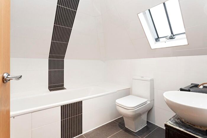 1 Bedroom Flat To Rent In Ossulton Way London, N2