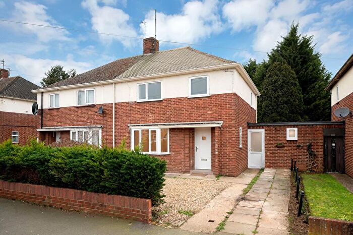 3 Bedroom Semi Detached House For Sale In Park Lane, Peterborough, PE1