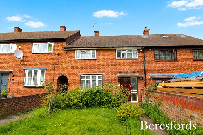 3 Bedroom Terraced House To Rent In Swindon Lane, RM3