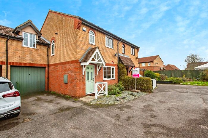 2 Bedroom Semi Detached House For Sale In Lavender Close, South Ockendon, RM15