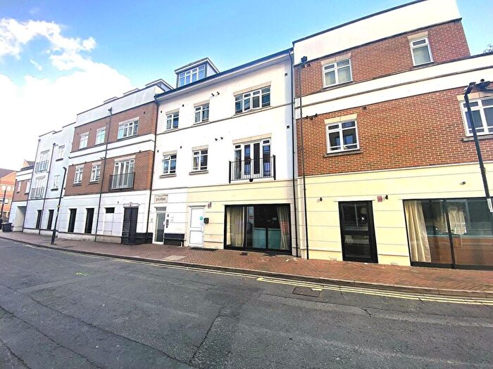 2 Bedroom Apartment To Rent In Crown Lane, Maidenhead, SL6