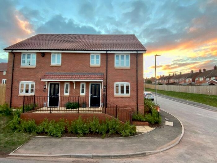 3 Bedroom Semi-Detached House To Rent In North Petherton, TA6