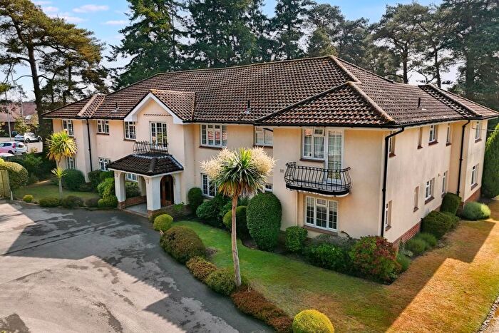 3 Bedroom Flat For Sale In Ferndown, BH22