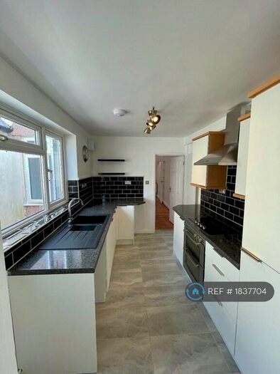 2 Bedroom Terraced House To Rent In King Street, Kingswood, Bristol, BS15