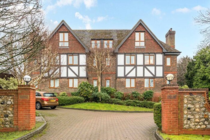 2 Bedroom Penthouse To Rent In Newlands, Tadworth, KT20