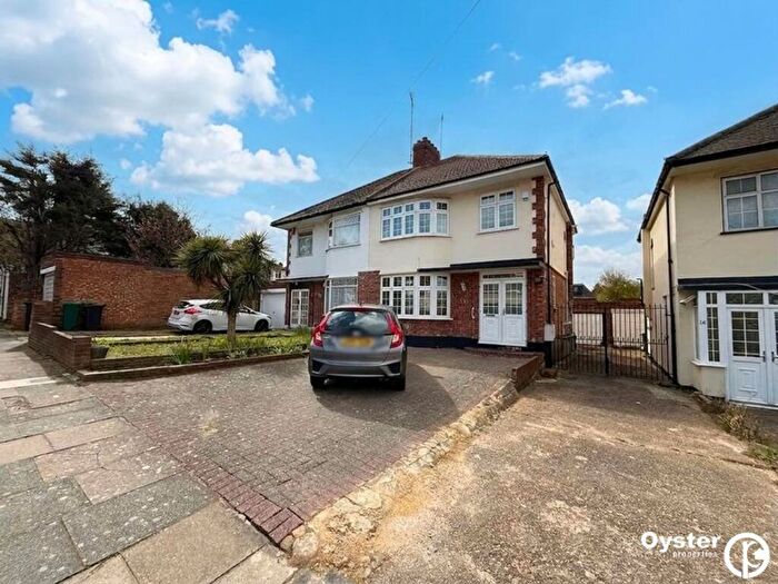 3 Bedroom Semi Detached House For Sale In Chadacre Avenue, Ilford, IG5