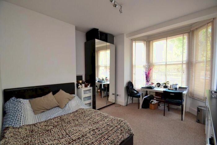 Studio To Rent In The Vale, Acton, W3