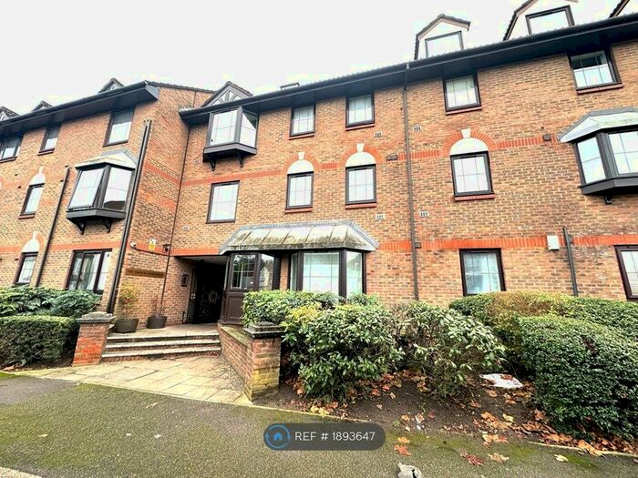 2 Bedroom Flat To Rent In French Apartments, Purley, CR8