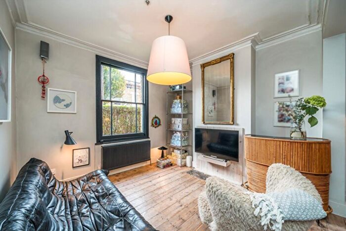 3 Bedroom House For Sale In Tyneham Road, Shaftesbury Estate, SW11