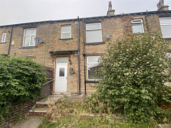 2 Bedroom Terraced House To Rent In East Croft, Wyke, Bradford, BD12