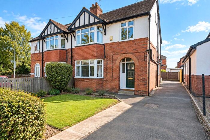 3 Bedroom Semi Detached House For Sale In St. Annes Road, Leeds, West Yorkshire, LS6