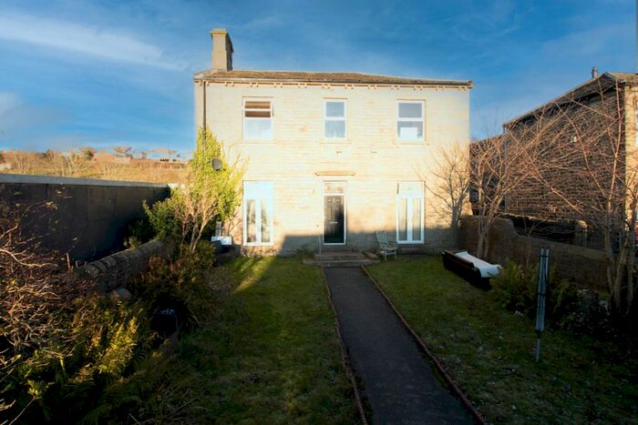 1 Bedroom Flat To Rent In New Hey Road, Huddersfield, HD3