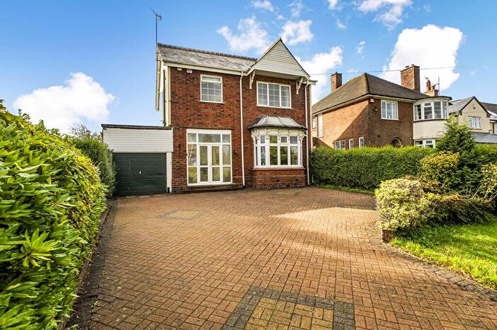 3 Bedroom Detached House For Sale In Mucklow Hill, Halesowen, B62