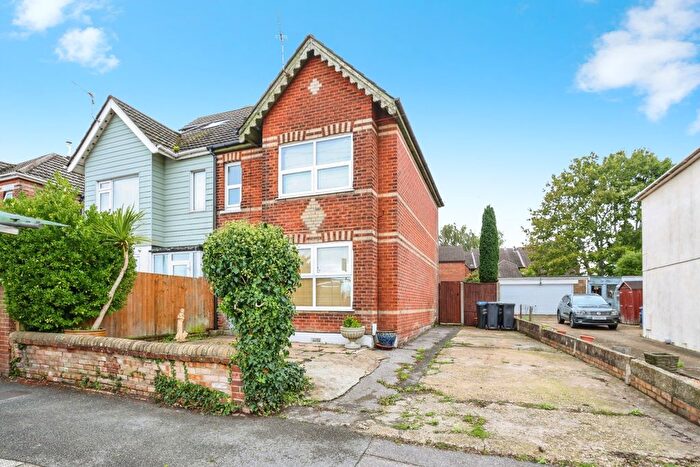 3 Bedroom Semi-Detached House For Sale In Alder Road, Poole, Dorset, BH12