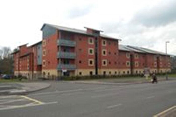 2 Bedroom Flat To Rent In Bournbrook Court, Bristol Road, Edgbaston, Birmingham, B5