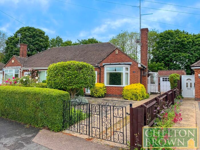 2 Bedroom Bungalow To Rent In Inlands Rise, Daventry, Northamptonshire, NN11