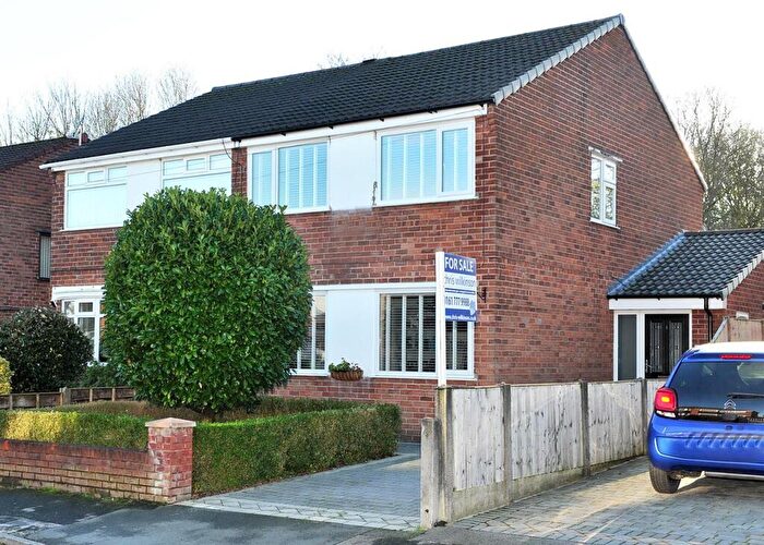 3 Bedroom Semi-Detached House For Sale In Highbury Avenue, Irlam, M44