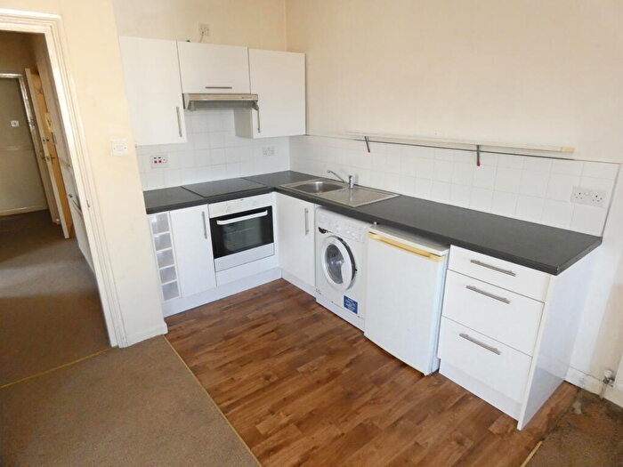 1 Bedroom Flat To Rent In Usher Road, Bow, London, E3