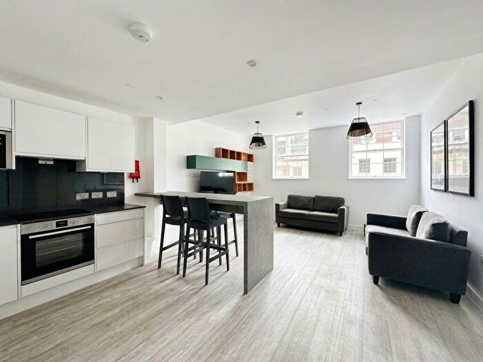 3 Bedroom Flat To Rent In Clifton, Park Street, BS1