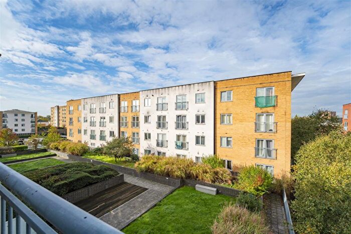 2 Bedroom Flat For Sale In Taywood Road, Northolt, UB5